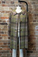 Unbranded Plaid Winter Coat with Wooden Buttons image 2